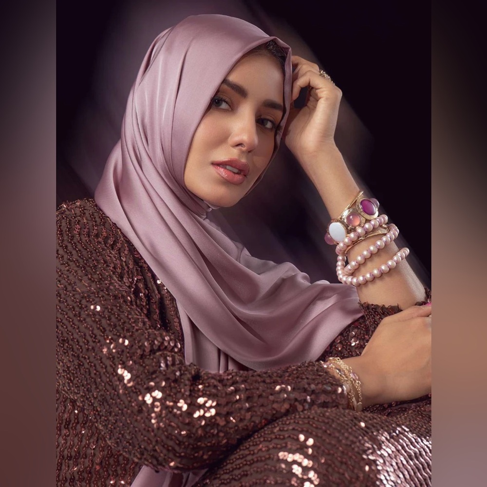 🔹Hijab Satin Silk Peach - Standard Size